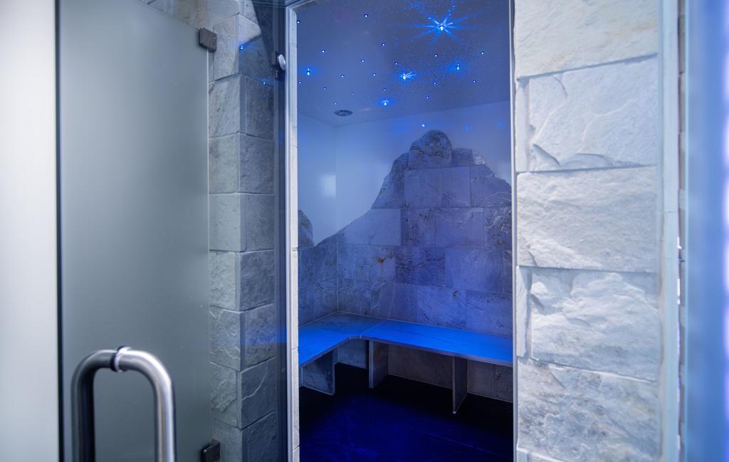Wellness- Und Schneesporthotel Christiania Saas-Almagell Exterior foto