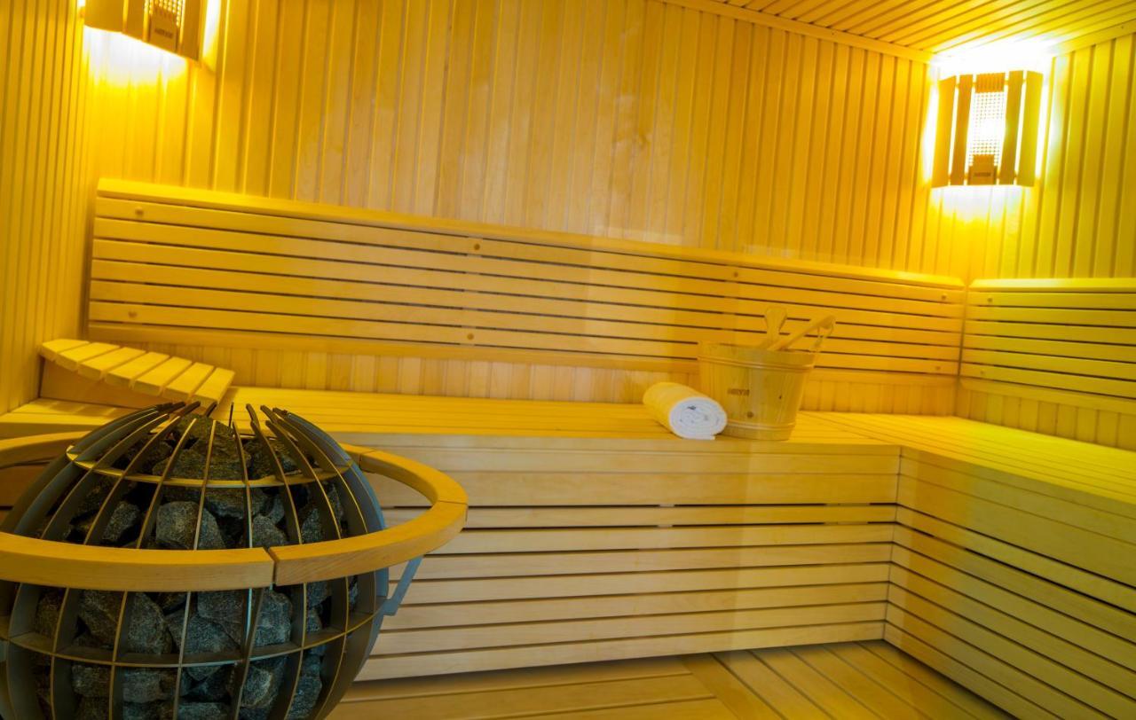 Wellness- Und Schneesporthotel Christiania Saas-Almagell Exterior foto